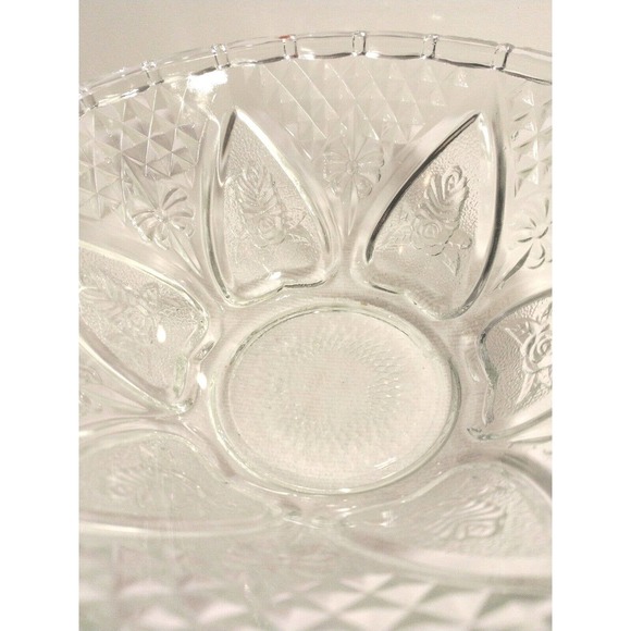 KIG Malaysia Bowl Clear Pressed Glass Heart Candy Serving Dish - Picture 3 of 9